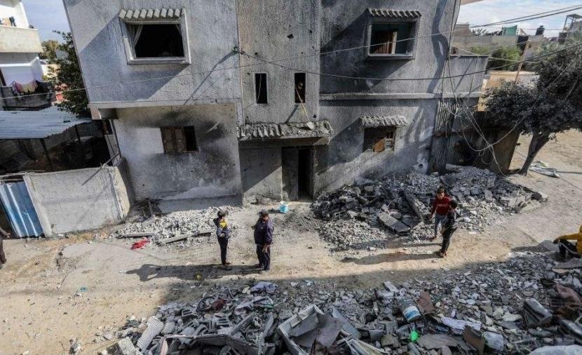 7 شهداء و3 جرحى في غارة إسرائيلية على منزل ببلدة أنصار جنوب لبنان