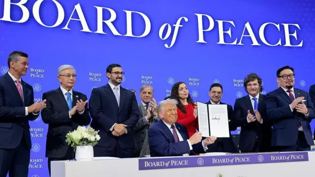 الأورومتوسطي يطالب بمراجعة إنجازات مجلس السلام بغزة