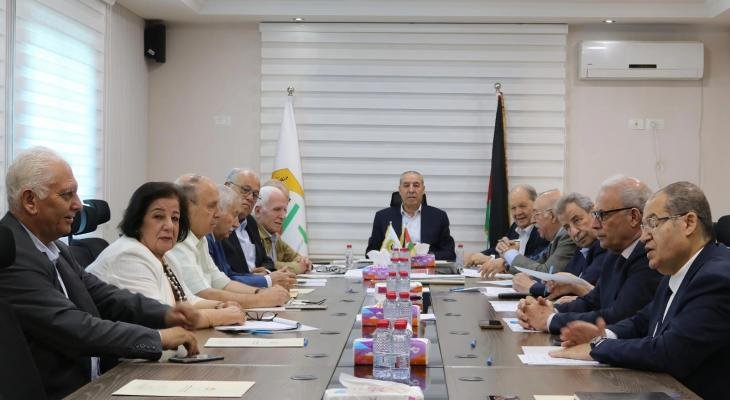 التنفيذية تتمسك بالانتخابات دون تحديد موعد