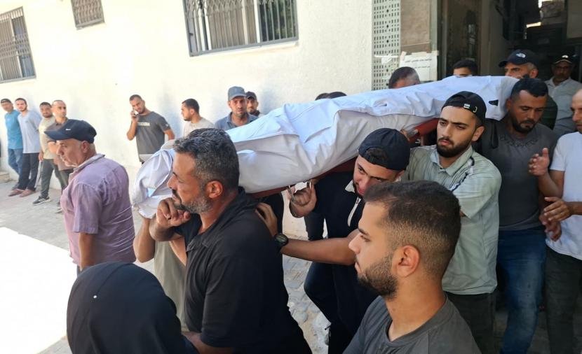 استشهاد أربعة مواطنين بقصف وإطلاق نار إسرائيلي في غزة
