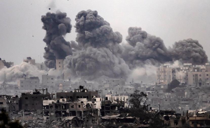 الهلال الأحمر: جثمان شهيد خان يونس وصل مقيّد اليدين والقدمين
