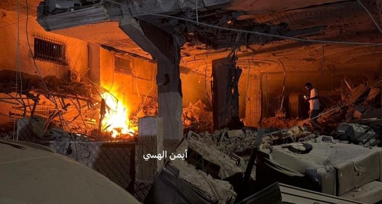 حماس تدين استهداف عمارة الأصالة وتطالب بوقف الاعتداءات