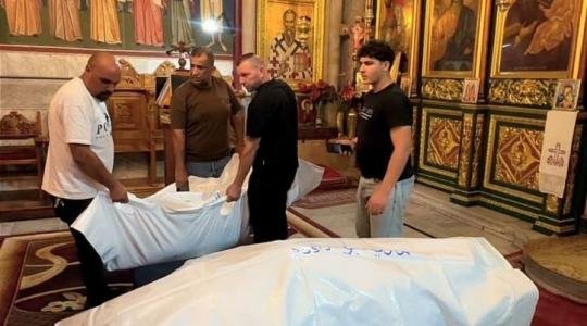 تشييع أم وابنتها ضحايا قصف إسرائيلي بغزة