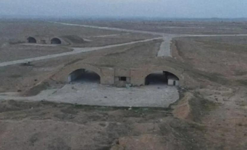 مصدر عسكري: غارات تستهدف مدرج مطار أبو الظهور العسكري في ريف إدلب