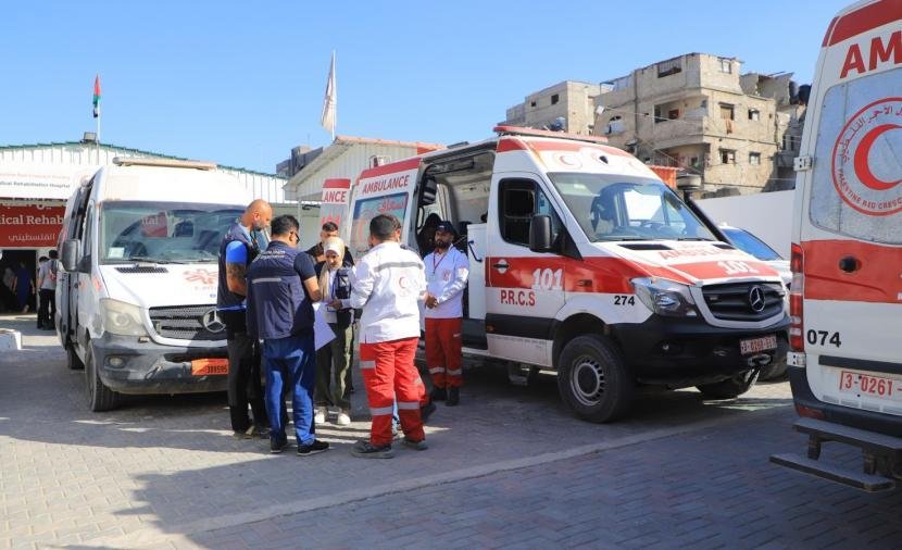مغادرة 92 شخصاً من غزة عبر معبر رفح لتلقي العلاج