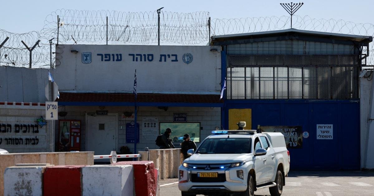 الاحتلال يعتقل أكثر من مئة فلسطيني بالضفة وسط انتهاكات متصاعدة