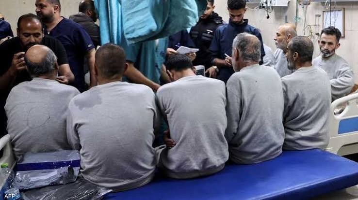 الاحتلال يفرج عن 12 معتقلاً من غزة وينقلهم لتلقي العلاج